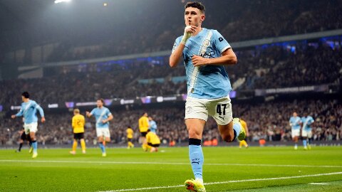 Phil Foden khiến Erling Haaland phải nhường sân khấu
